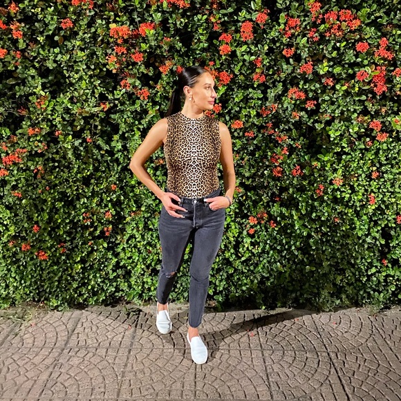 Meet your Posher, Mallory - Picture 2 of 2